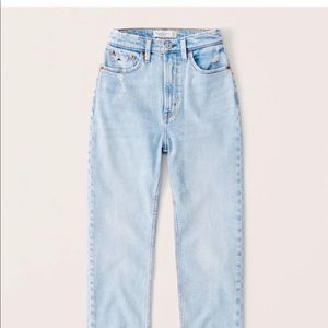 Curve Love High Rise Light Wash Jeans Abercrombie